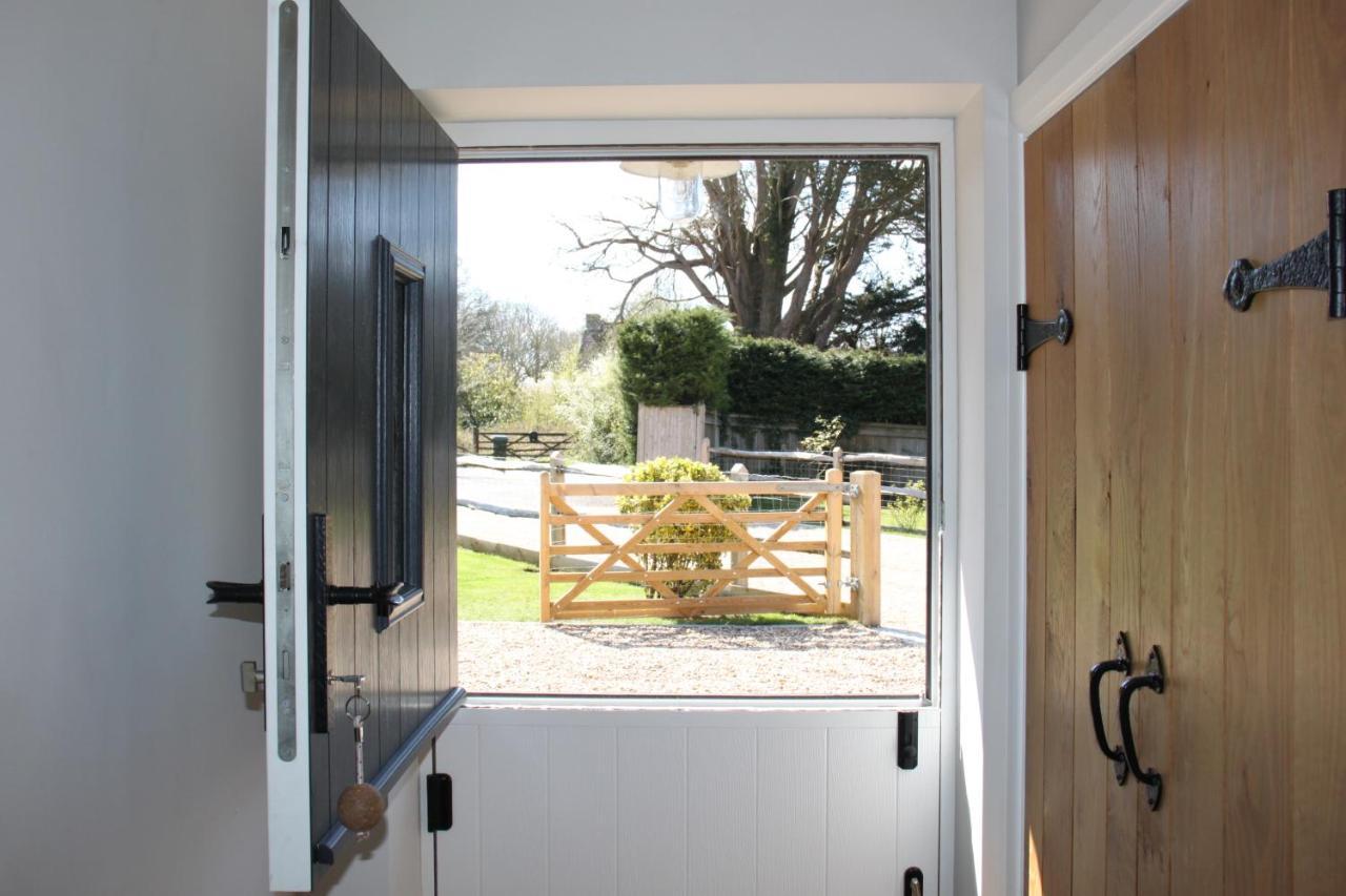 Wonderfully Spacious Luxury Holiday Cottage Billingshurst Exterior photo