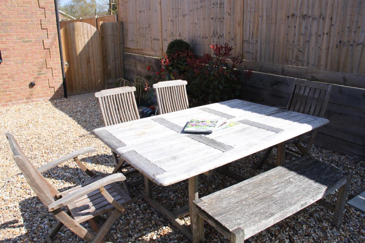 Wonderfully Spacious Luxury Holiday Cottage Billingshurst Exterior photo