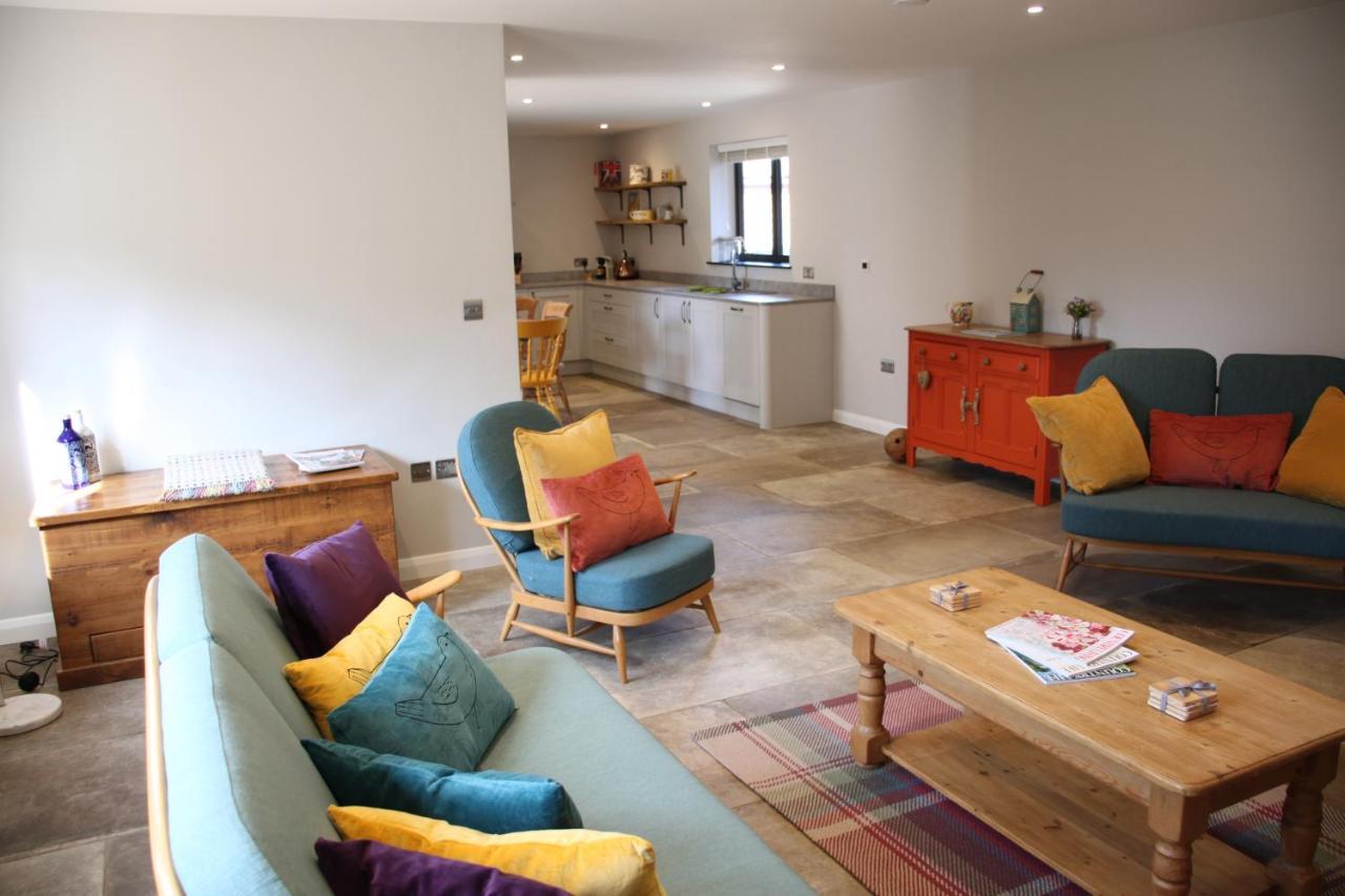 Wonderfully Spacious Luxury Holiday Cottage Billingshurst Exterior photo
