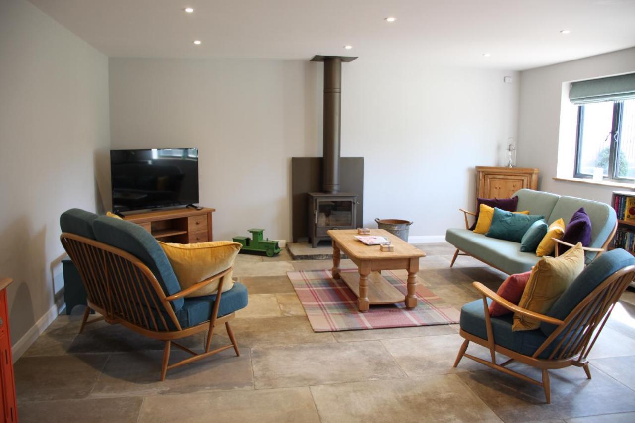 Wonderfully Spacious Luxury Holiday Cottage Billingshurst Exterior photo