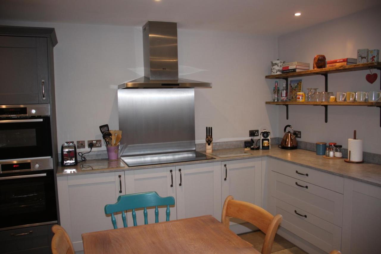 Wonderfully Spacious Luxury Holiday Cottage Billingshurst Exterior photo